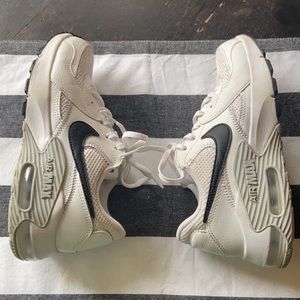 Women Nike Air Max, Size 6